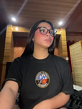 bigcock_kataluna Pertunjukan Webcam