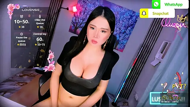 xBigSurpriseLorainex Webcam Show