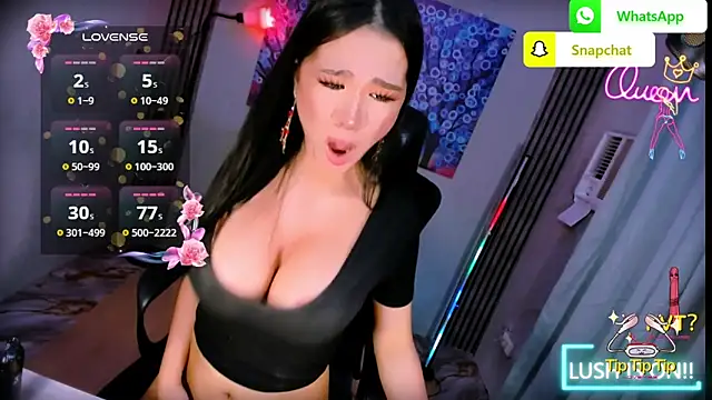 xBigSurpriseLorainex Show Webcam