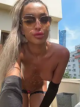 ArianaXO_'s Webcam Show