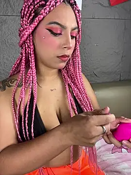 GiaRedd's Live XXX Chat