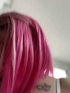 GiaRedd's Live XXX Chat