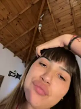 miicbebita's Live Chat Room
