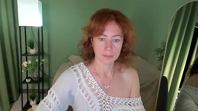 دردشة LeticiaRomano الجنسية المباشرة