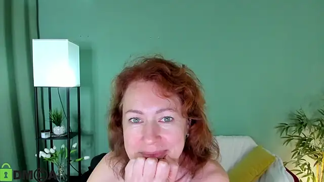 دردشة LeticiaRomano الجنسية المباشرة