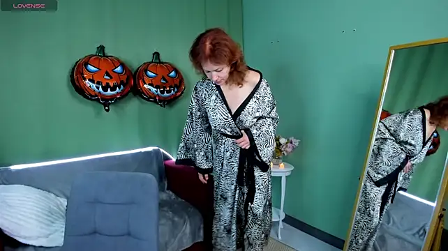 دردشة LeticiaRomano الجنسية المباشرة