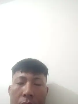 BigShot-Boy Show in webcam