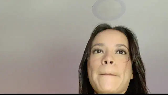 Chatroom XXX en direct de CathMeow_