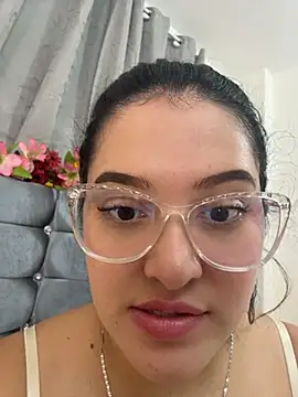 Isabella_Roses_'s Live XXX Chat