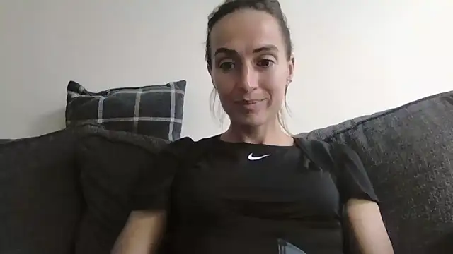 SportyBella_91のウェブカメラショー