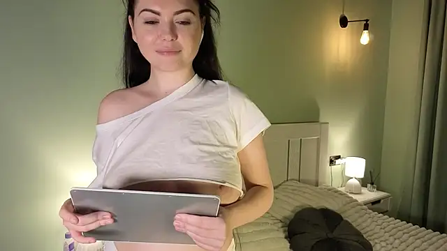 Pertunjukan Kamera Web DianaaLight