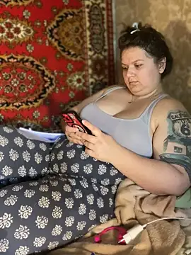 Show modela Nenssy555 na web-kameri