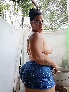 tugordita-hot: διαδικτυακό σόου στην κάμερα