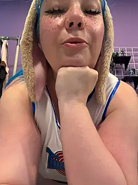 KawaiiKiki_247 Show in webcam