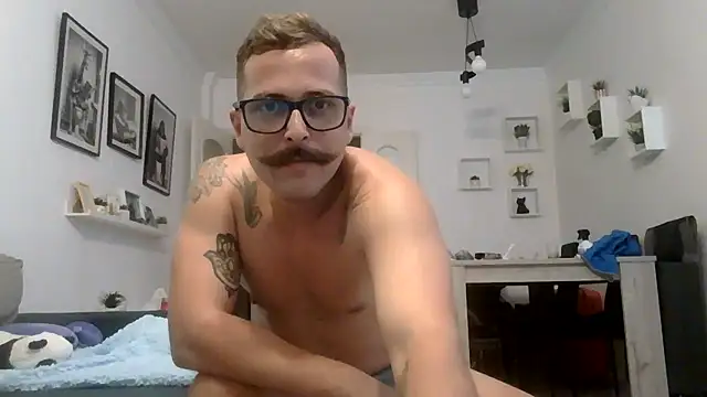 yanick931 Webcamshow