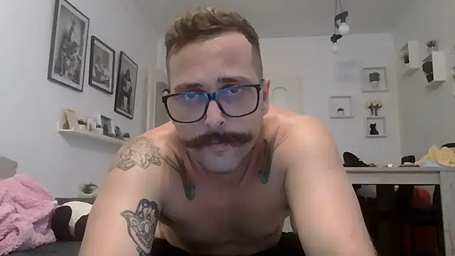 yanick931 Webcamshow