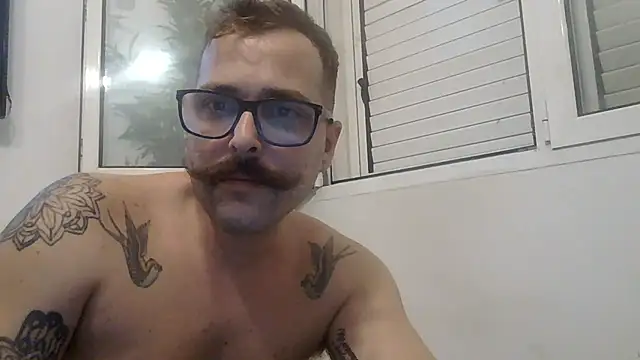 yanick931 Show in webcam