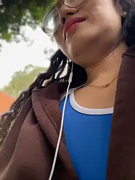 Chat +18 de aliciahebixxx ao vivo