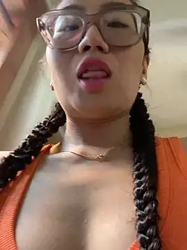 Chat +18 de aliciahebixxx ao vivo