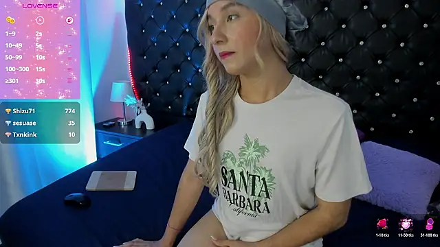 BellaRoge's Webcam Show