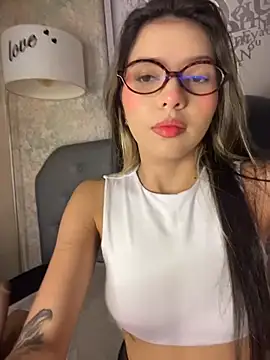 LolliePopsXXX Show in webcam