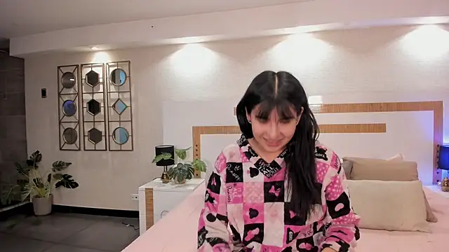 צ'אט XXX בשידור חי של Violettaa_Stone