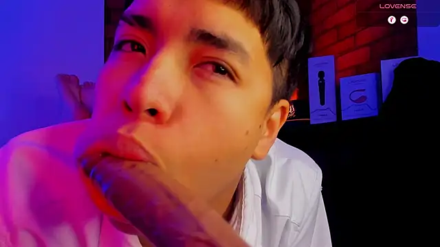 Lee_Colee Show in webcam