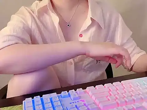 miacandy23 在線直播表演