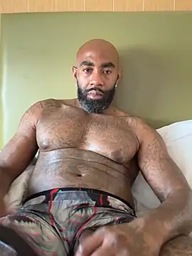 QHefner52 Show in webcam