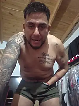 Show de Omar90sala na webcam