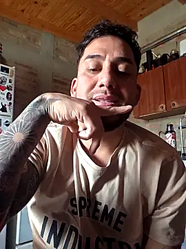 Show de Omar90sala na webcam
