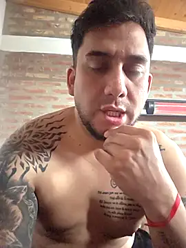 Show modela Omar90sala na web-kameri