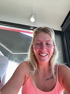 AtomBlondy Webcam Show