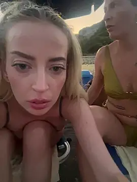 AtomBlondy's Webcam Show
