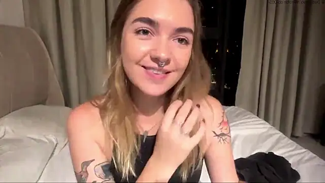 RoxyWet's Live XXX Chat