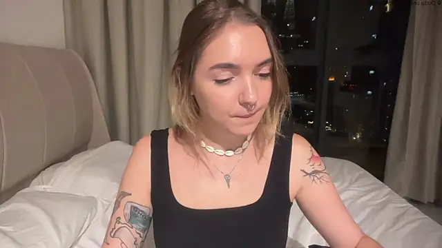 RoxyWet's Live XXX Chat