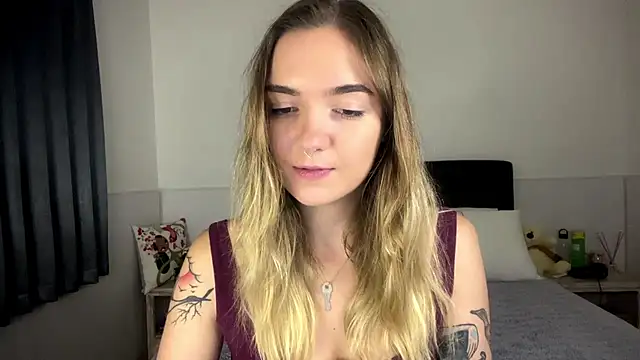 RoxyWet's Live XXX Chat