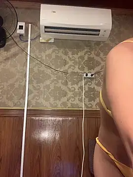 horsemeatcock_ellison Show in webcam