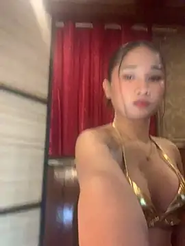 horsemeatcock_ellison Show in webcam