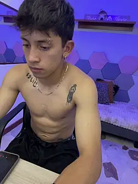 Chat XXX ao vivo de Kei_23