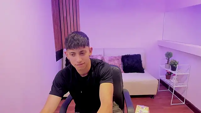 Kei_23 在線直播表演