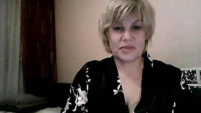 TatkaYang Show in webcam
