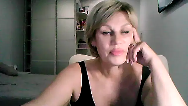 TatkaYang's Webcam Show