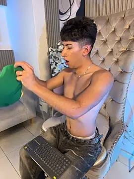 AndyJustgame_ Adlı Modelin Web Kamerası Şovu