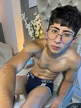 AndyJustgame_ live XXX chat