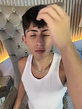 AndyJustgame_: διαδικτυακό σόου στην κάμερα