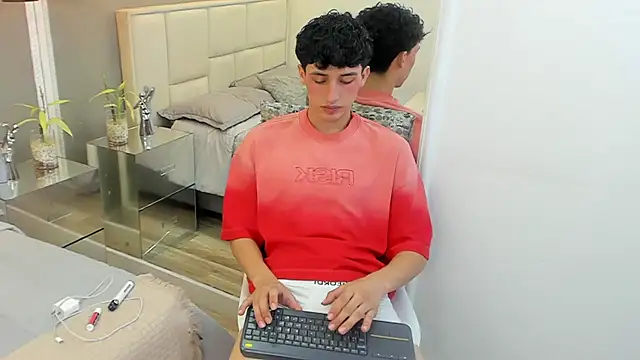 thom_ames Webcam Show