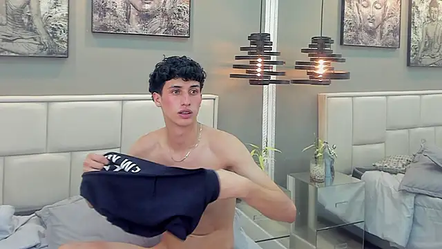 thom_ames Show in webcam