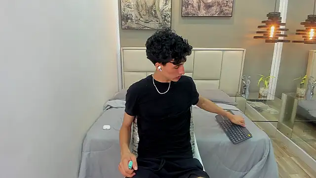 thom_ames' Webcam Show