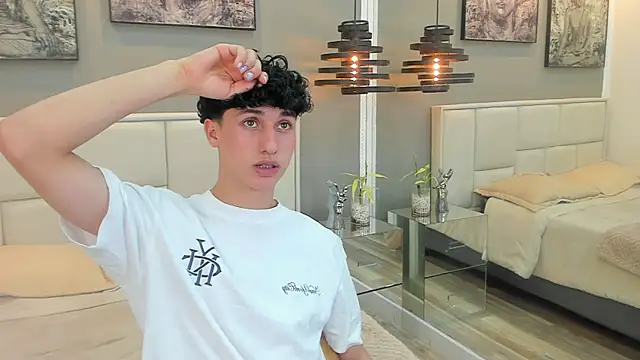 thom_ames Adlı Modelin Web Kamerası Şovu